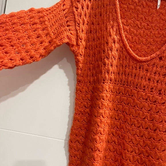 NEW FREE PEOPLE SIZE XS but fits small Medium or large beautiful Orange Color - Picture 6 of 8